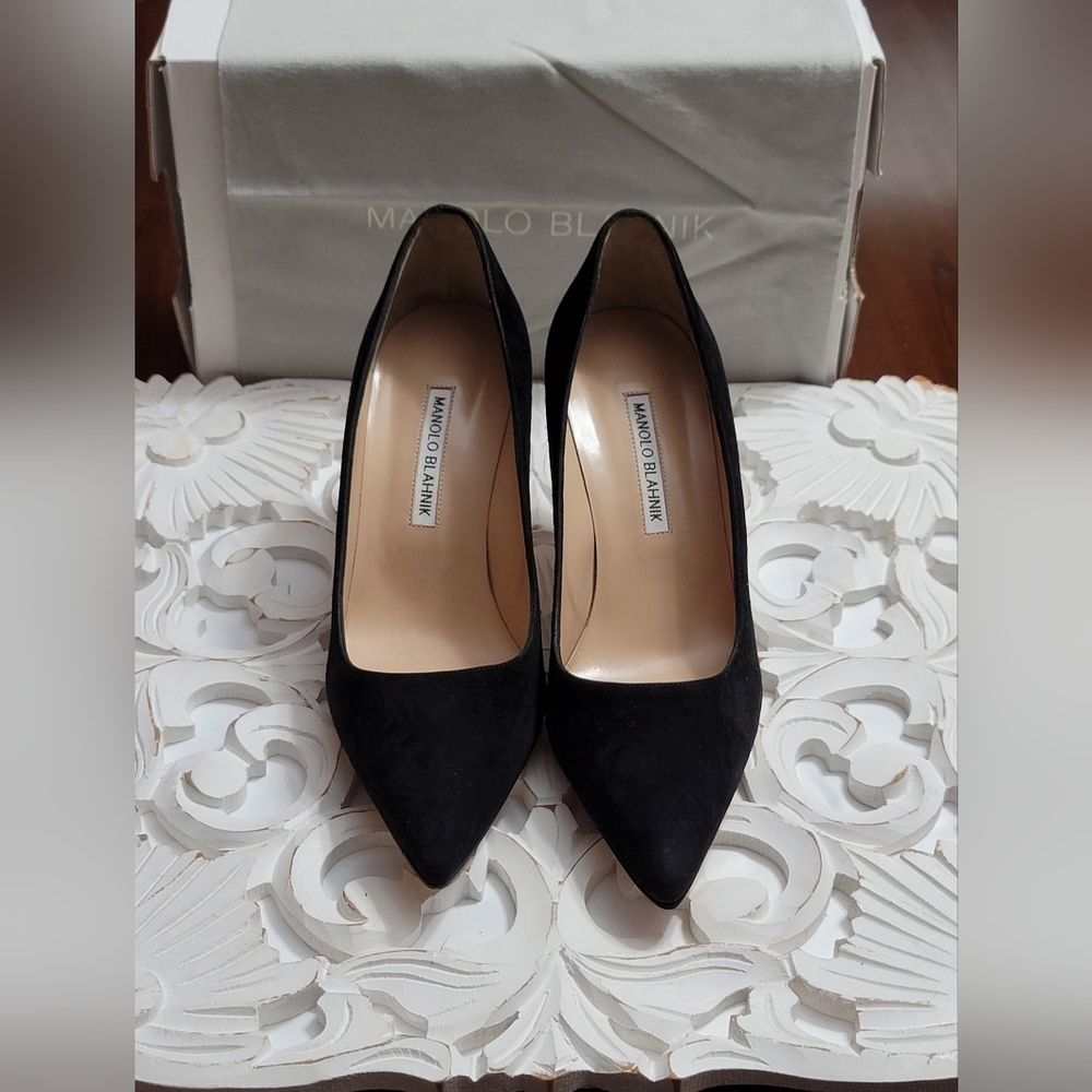 New Manolo Blahnik Size 39